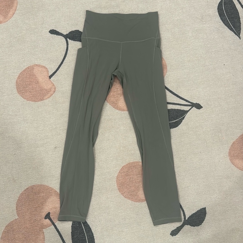Lululemon side pocket pants size 6